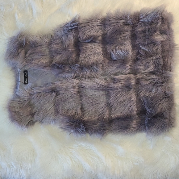 Faux Fur Vest - Picture 1 of 3